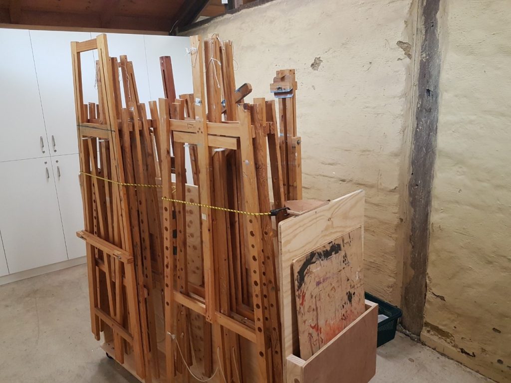 easel trolley by art show partitioning